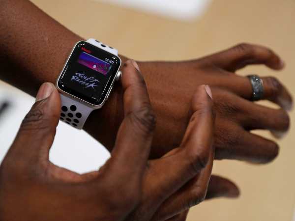 Первые пользователи раскритиковали Apple Watch Series 3 cryptowiki.ru
