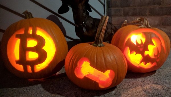 Канадский крипто-энтузиаст раздал детям на Хэллоуин подарочные биткоин-карты cryptowiki.ru