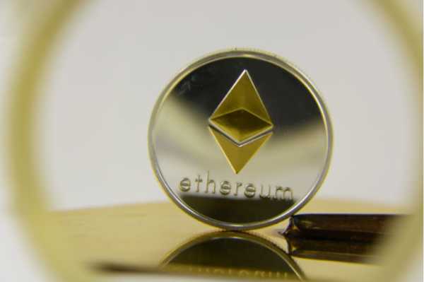 Инвесторы массово выводят Ethereum с криптобирж cryptowiki.ru